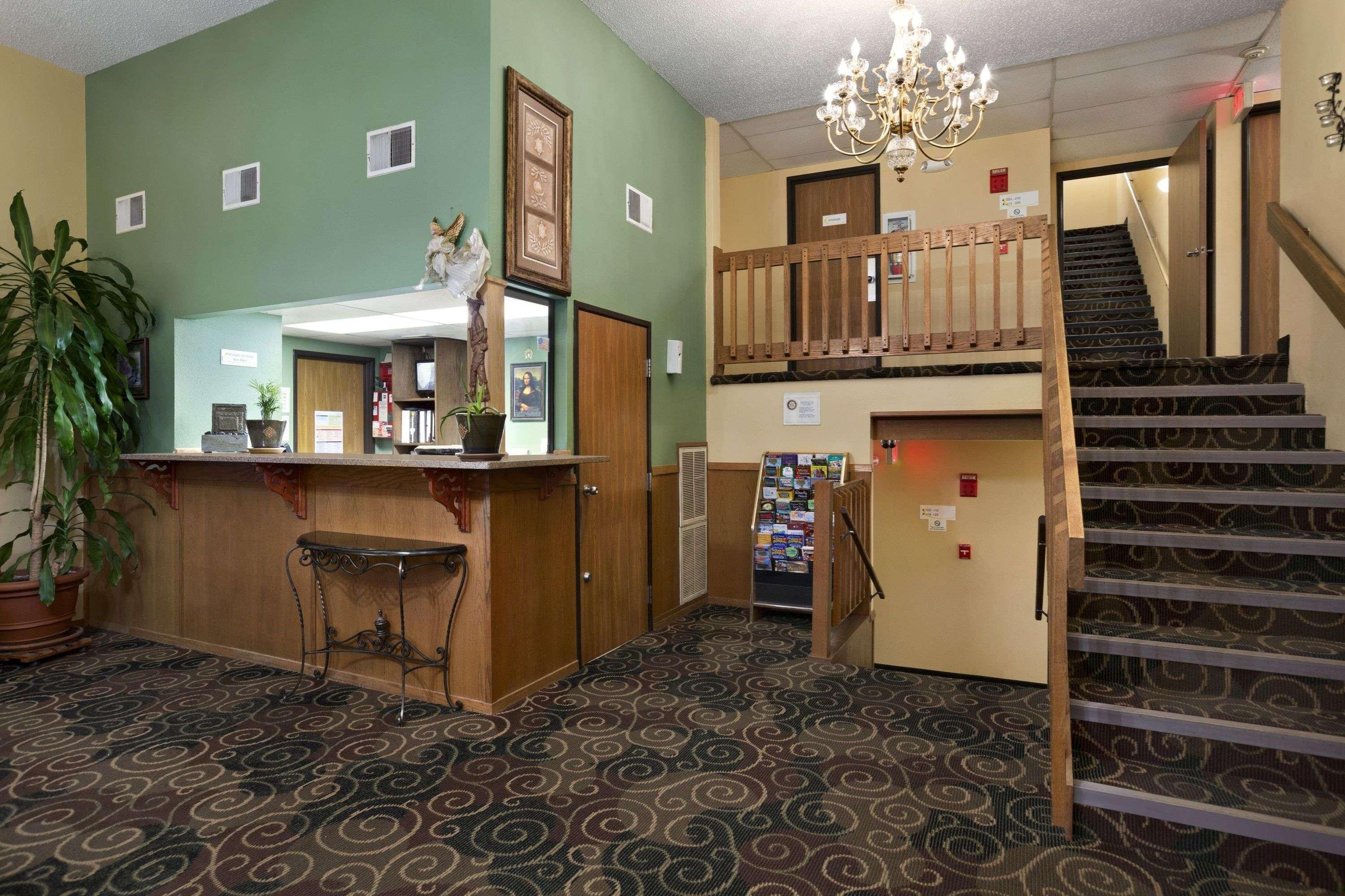 Super 8 By Wyndham Russellville Exterior photo