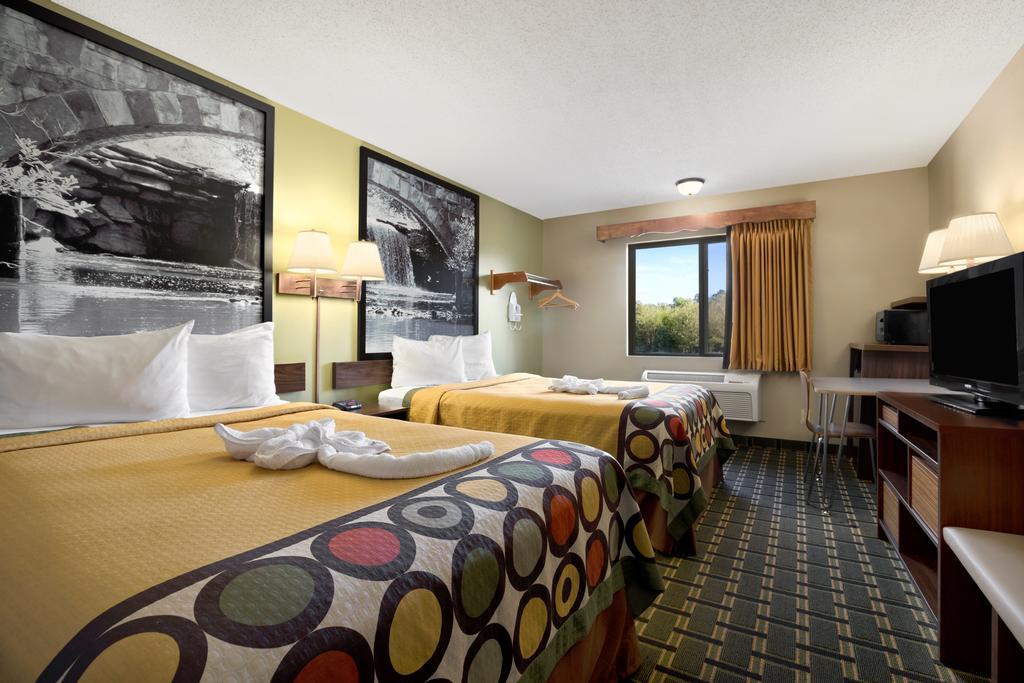 Super 8 By Wyndham Russellville Exterior photo
